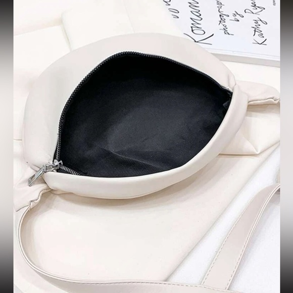 Minimalist fanny pack Chic Crossbody bag - Picture 13 of 16